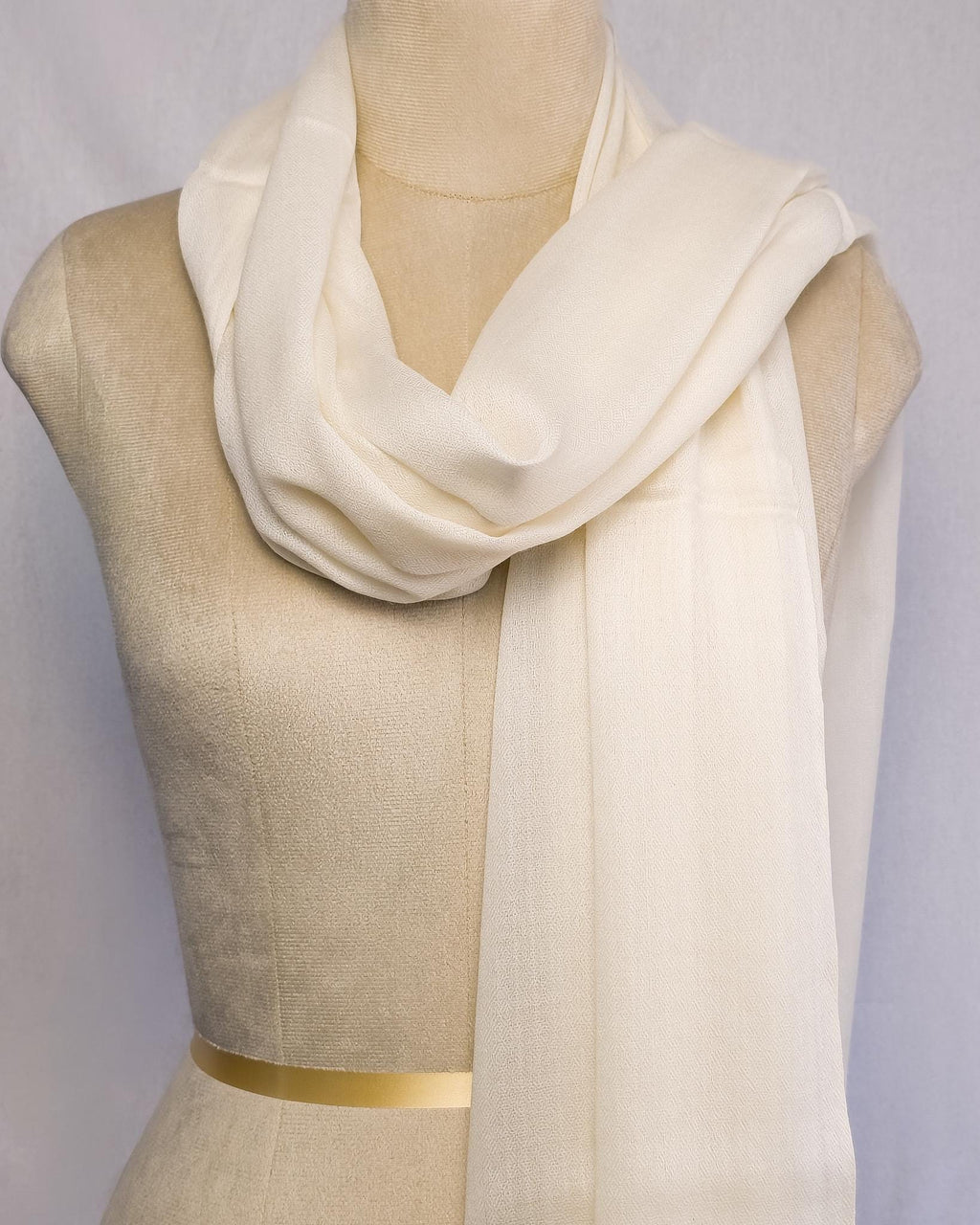 Ivory Fine wool Stole